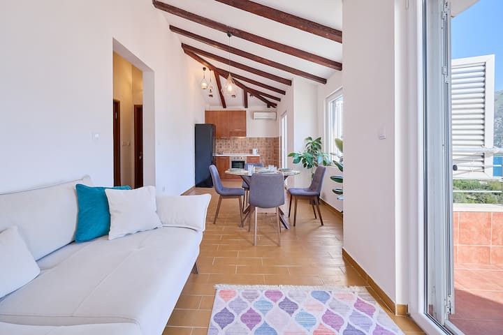 Modern 2br Flat - 5 Minutes From The Beach - Kotor