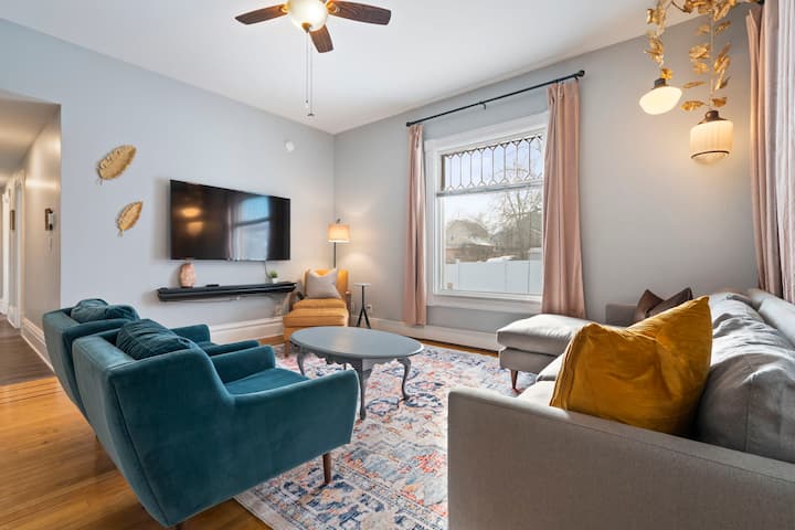 1856 Historic Home · Walk To River · 2br ·King Bed - Hastings, MN