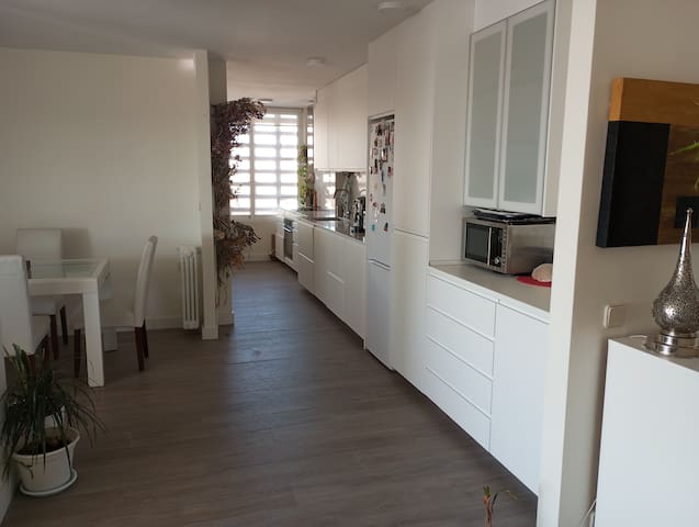 Luxury renovated apartment with terrace in Madrid gallery image 5