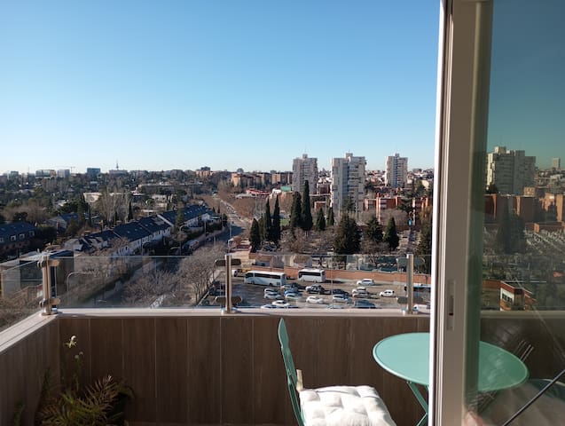 Luxury renovated apartment with terrace in Madrid gallery image 3