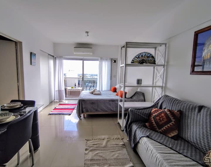 Квартира-студия с мебелью и парковкой в Villa Devoto