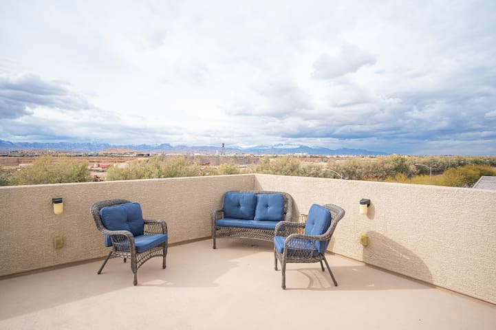 31 Day Minimum booking – Villa w/ Pool by STRIP