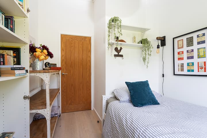 Ein zweites Schlafzimmer

(Foto mit freundlicher Genehmigung von Lucy Barden Photography)