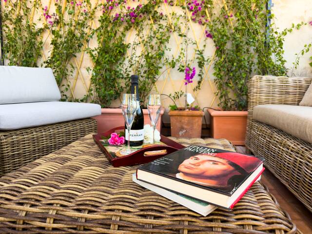 Trastevere Outstanding 4 BR Terraced Apartment gallery image 4