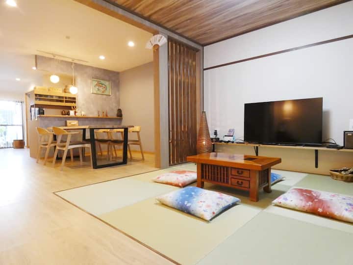 スタイリッシュと快適さで最高のリラックス。105平米の広さ!最大6名