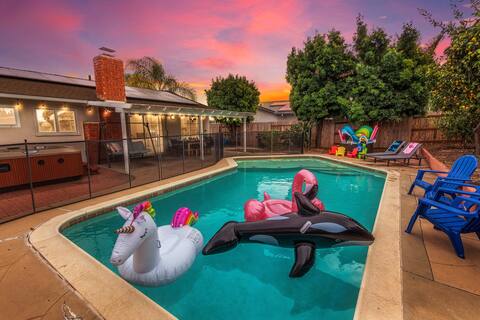 Kids Friendly/Big Hot Tub/Cozy Firepit/Huge Yard