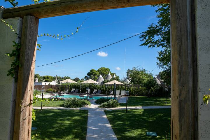 Angolo di Puglia,trullo Donna Maria with pool gallery image 5