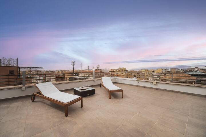 Attico con vista unica a 360° [Venus Penthouse] gallery image 2