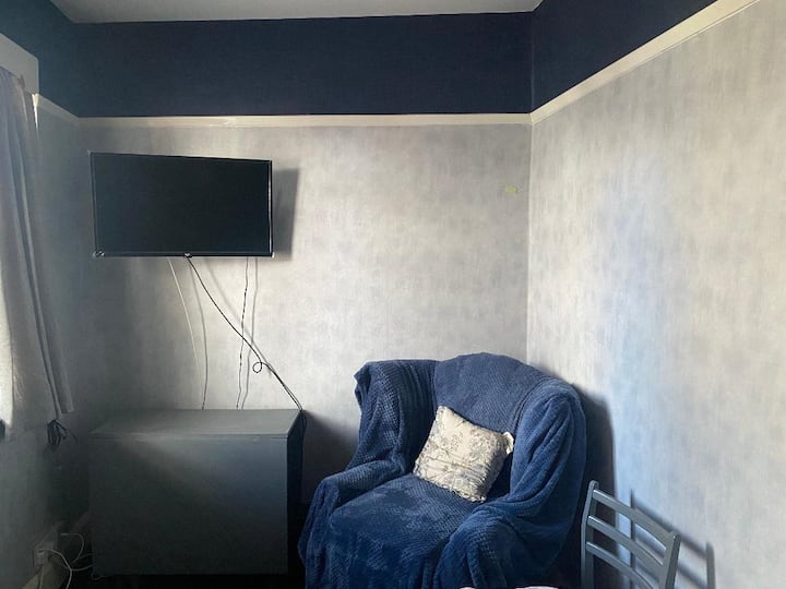 ห้อง 1 - ห้องเดี่ยวพร้อมโต๊ะโซฟา