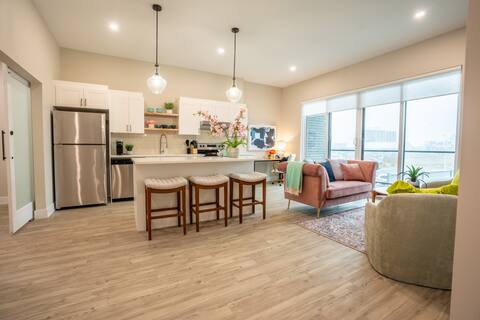 Brand New!  2 Bedroom Luxury Condo
