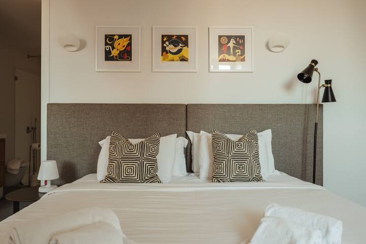 Luxury 2bd Duplex in the Heart of Historic Lisbon gallery image 5