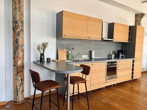 Beliebte Airbnb-Anzeige: Beautiful loft, central & modern. in Zentrum Ost