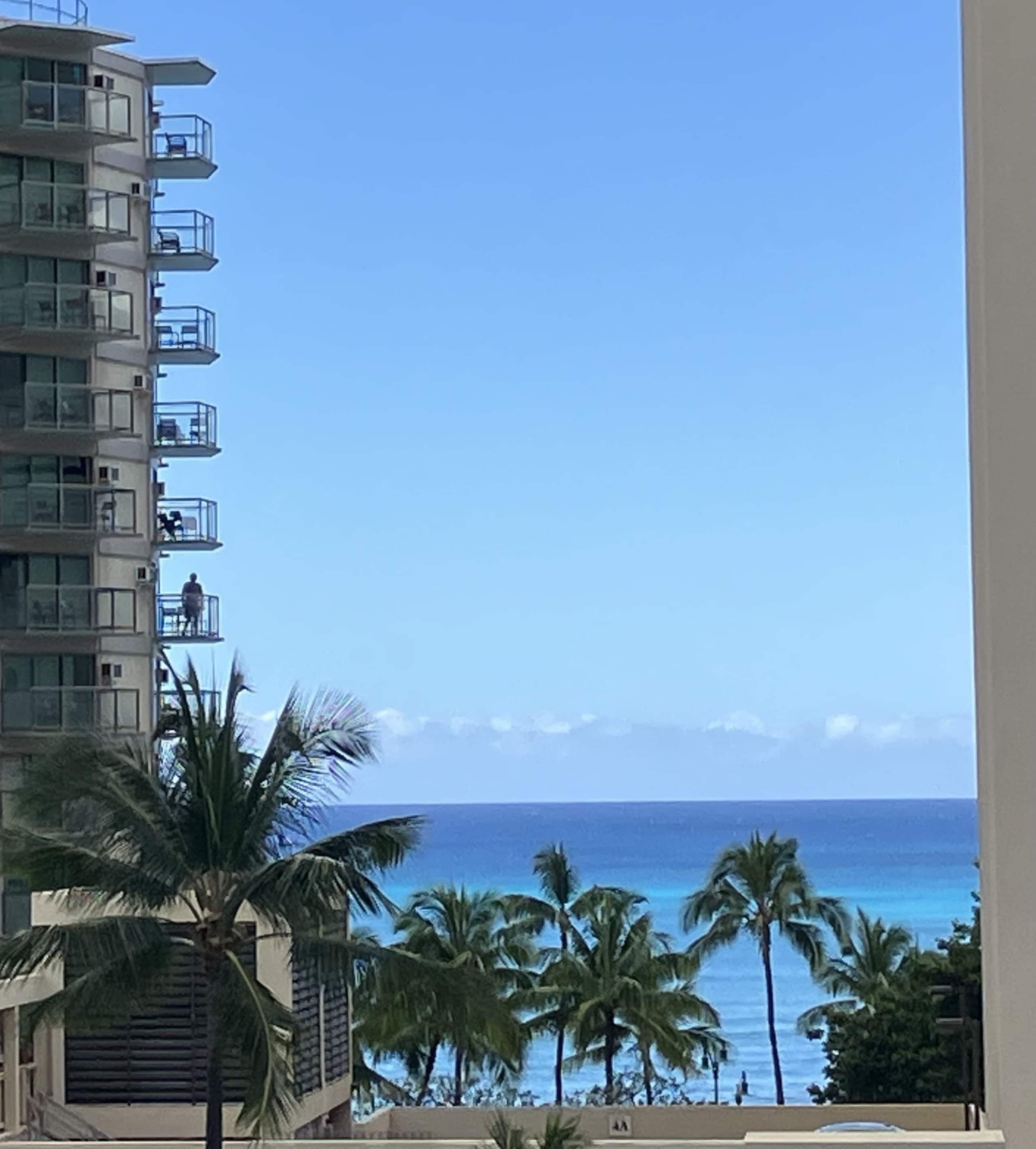 Condo in Honolulu · ★4.91 · Studio · 2 beds · 1 private bath - Image 19