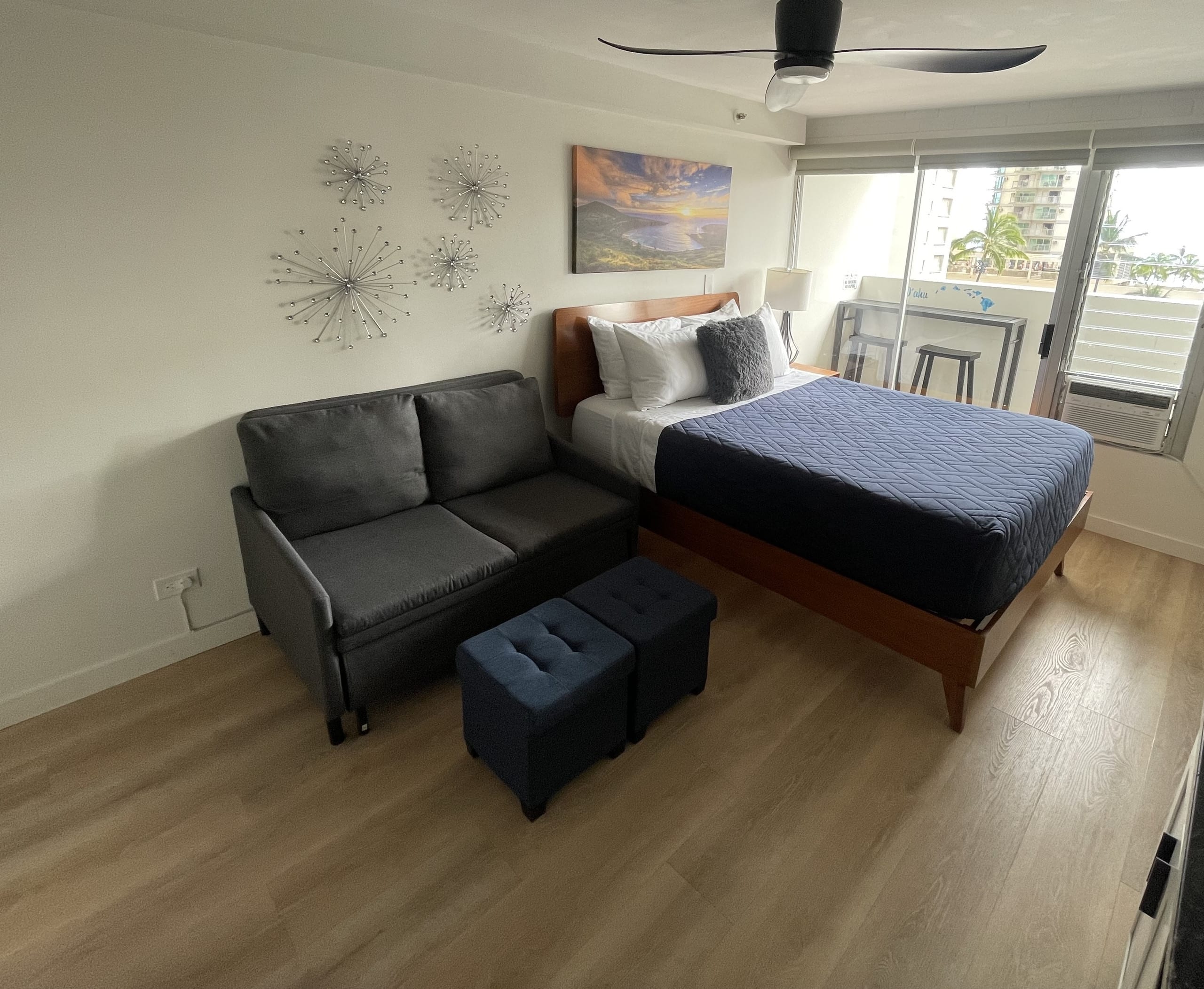 Condo in Honolulu · ★4.91 · Studio · 2 beds · 1 private bath - Image 25