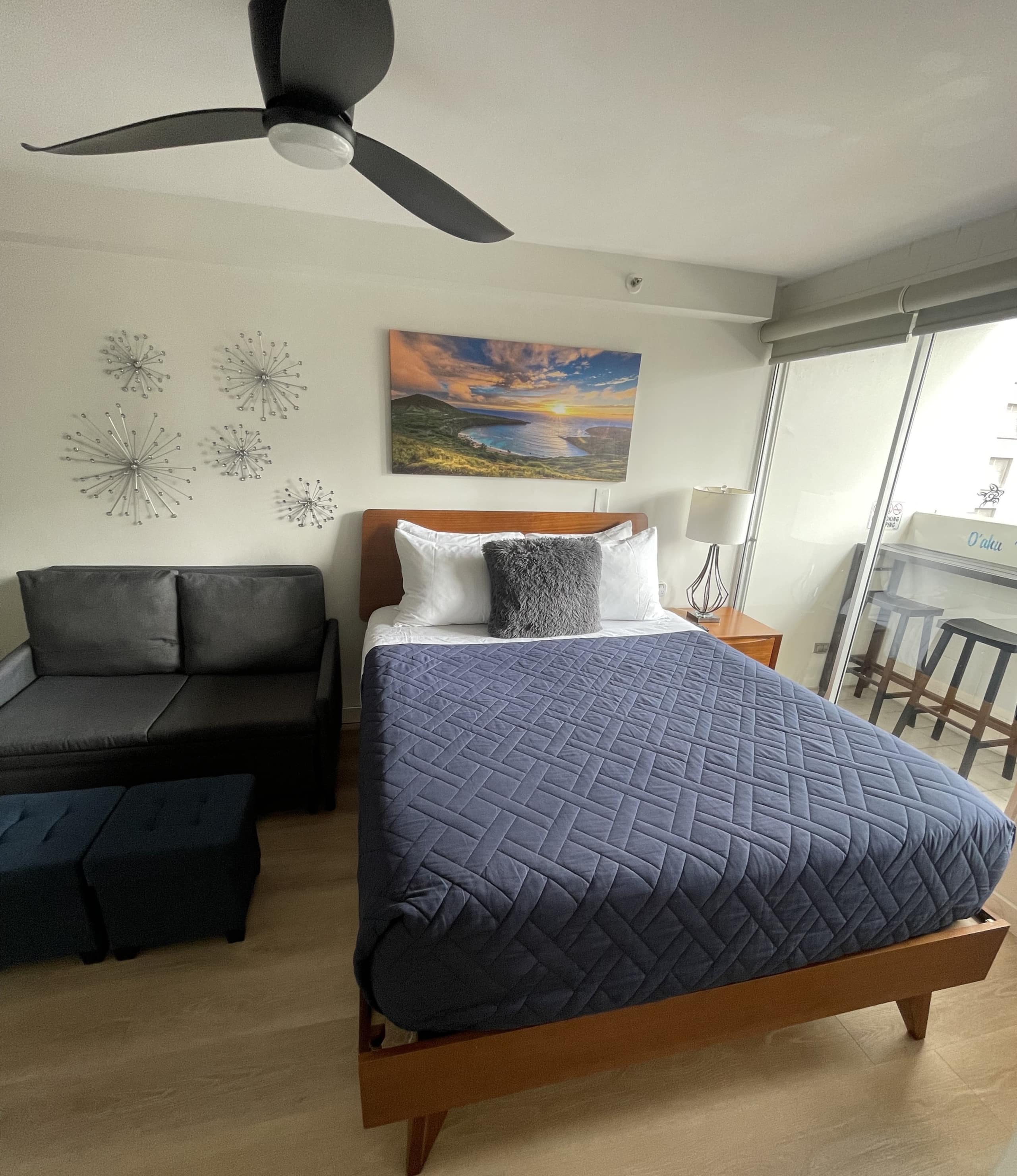 Condo in Honolulu · ★4.91 · Studio · 2 beds · 1 private bath - Image 26