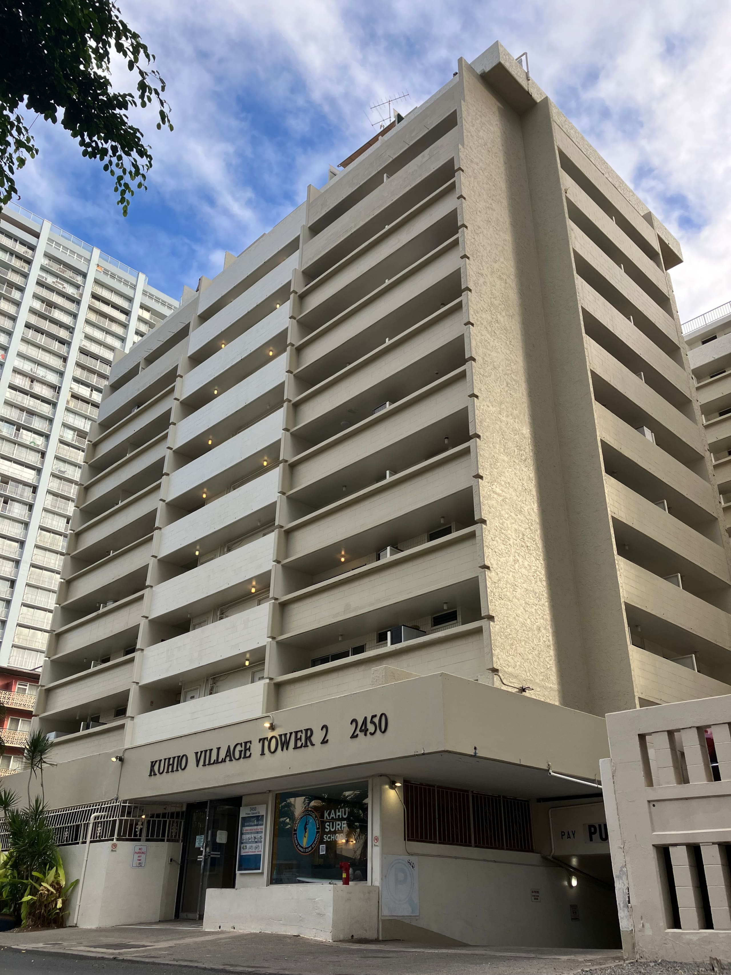 Condo in Honolulu · ★4.91 · Studio · 2 beds · 1 private bath - Image 24
