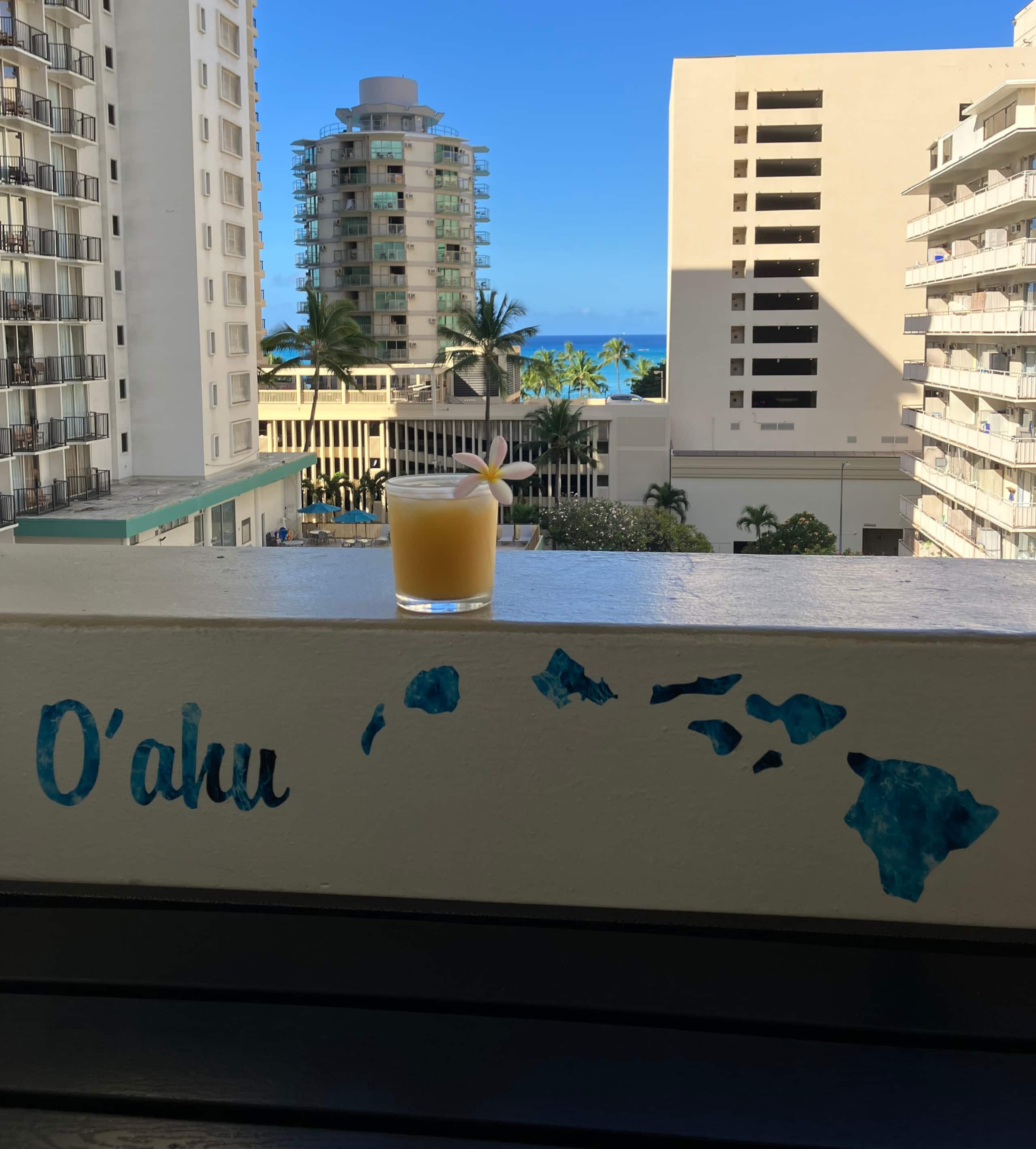 Condo in Honolulu · ★4.91 · Studio · 2 beds · 1 private bath - Image 1