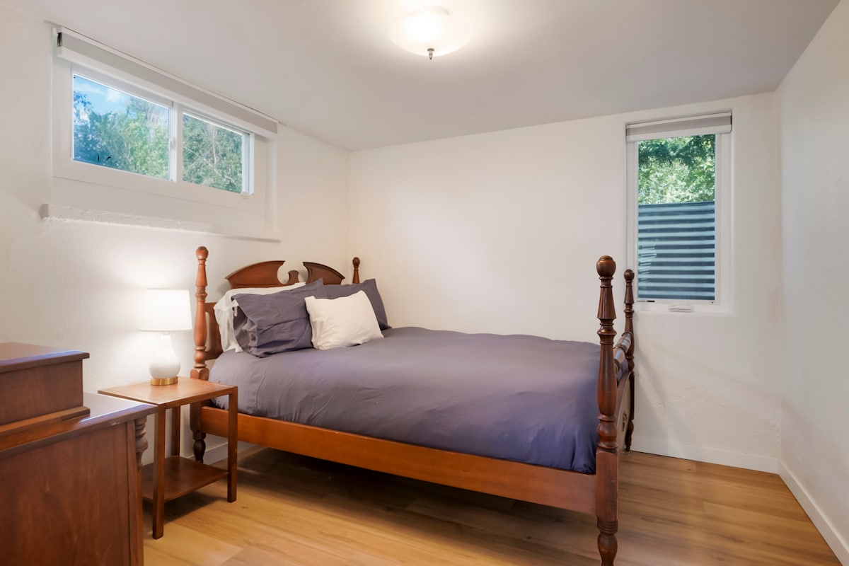 Great double sized bed with tons of natural light. Also lots of storage in the dresser and closet.