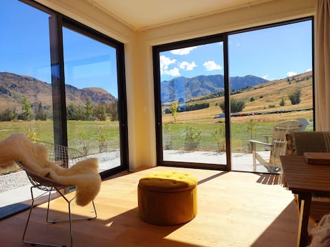 Top performing Airbnb: Station Rise Retreat in Otago
