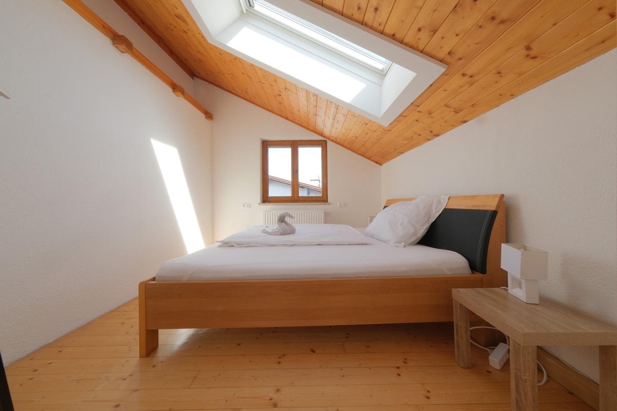 Dormitorio 1
cama: tamaño king 180x200 cm