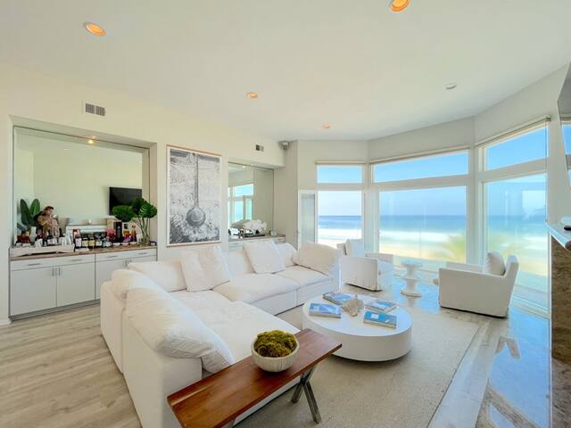Beachfront 4BR Luxury Top-Floor Escape gallery image 2