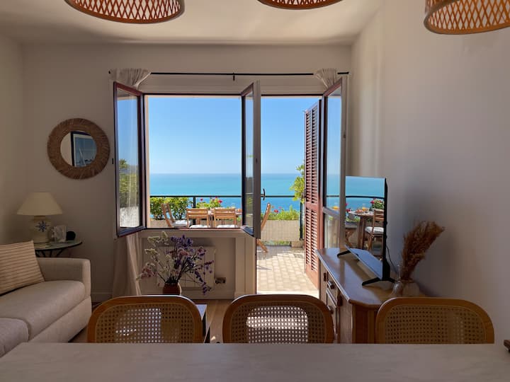 Sea View Heaven | With Balcony & Free Parking - Ospedaletti