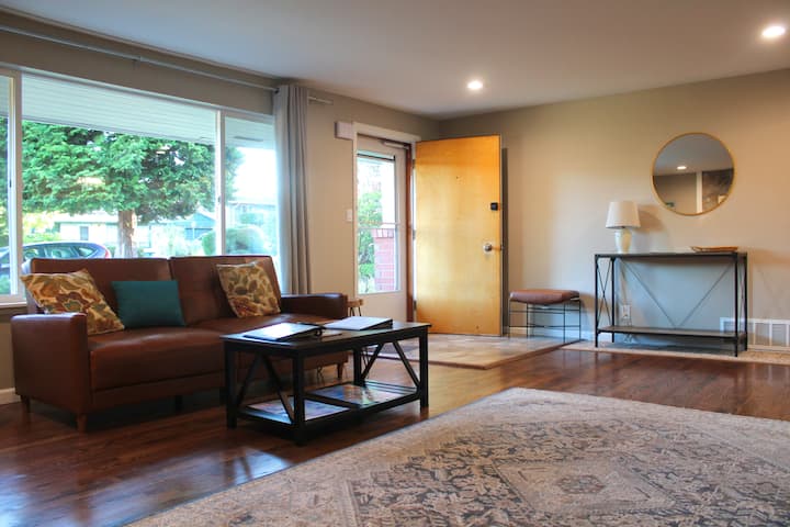 Comfy Edmonds Rancher Near Five Corners - Edmonds, WA