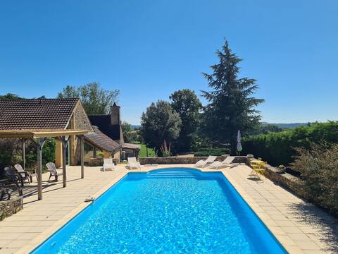 Hautes Vignes - private heated pool