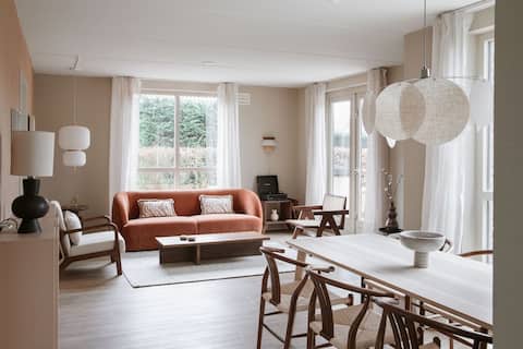 Japandi Wellness met hottub & sauna