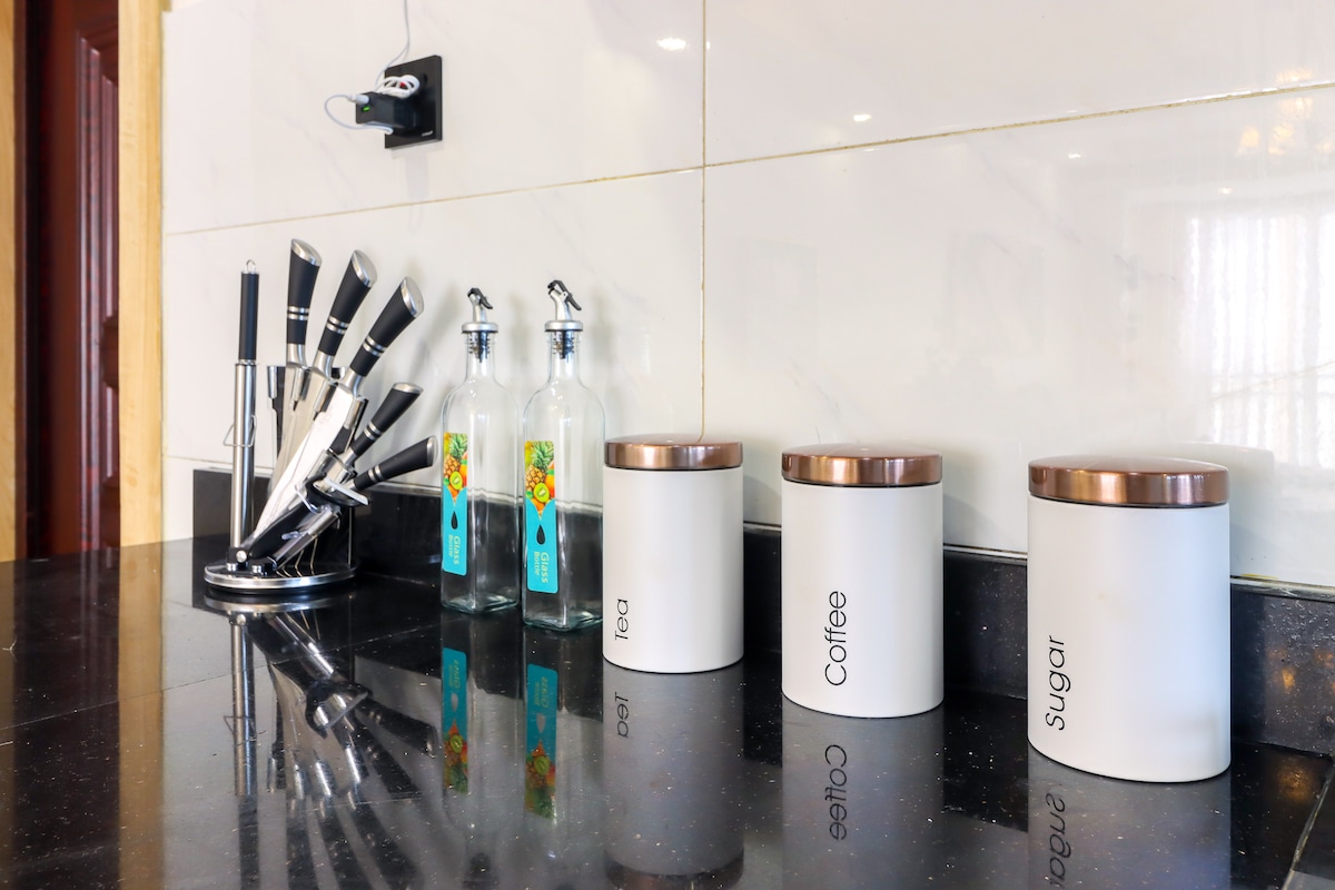  Modern ⭐ 5.0 3BR Lavington Oasis | Gym, Pool & Backup Power photo 4