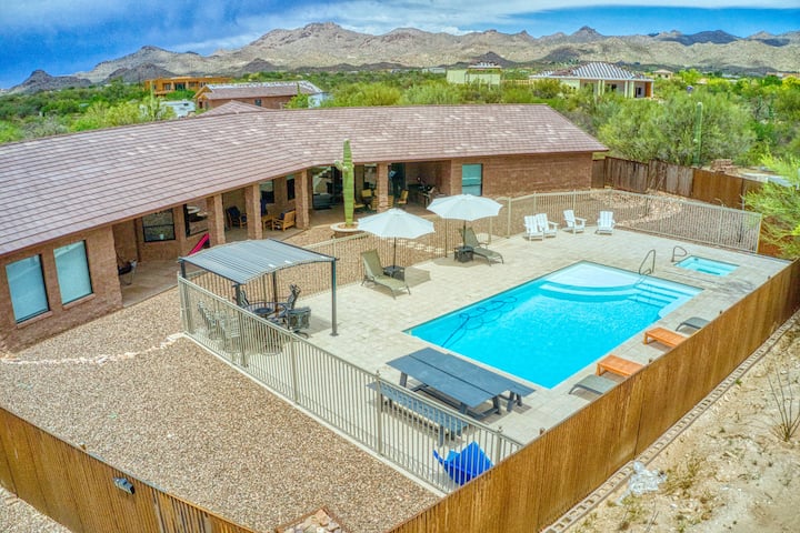 Event Ready Spacious Tucson Villa W/ Private Pool - Oro Valley, AZ