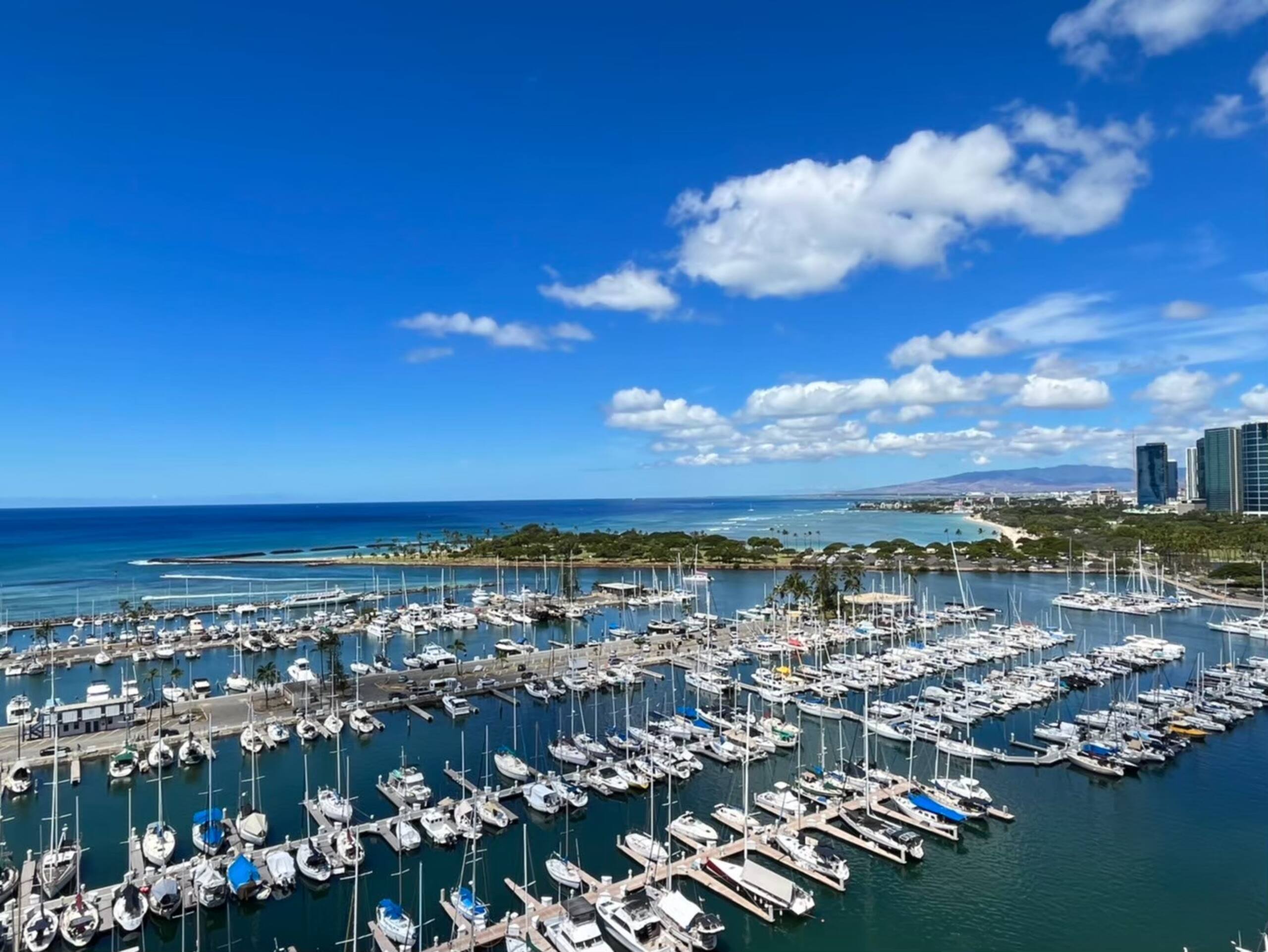 Condo in Honolulu · ★4.63 · Studio · 2 beds · 1 private bath - Image 42