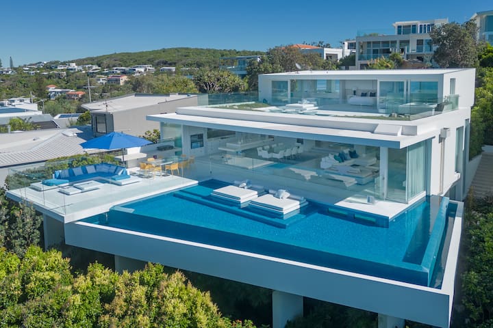 Azure in Sunshine Beach gallery image 2