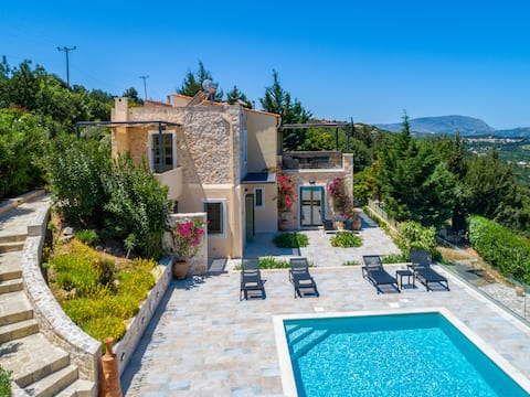 Elegant cretan villa w/ superb panoramic views