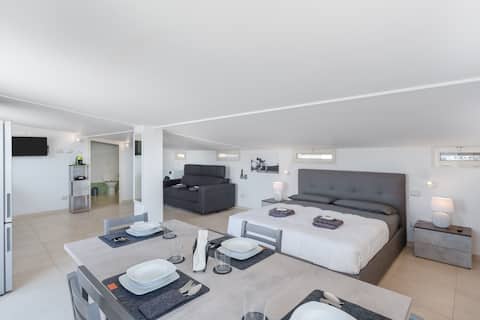 150 meters from the sea + sea and mountain views