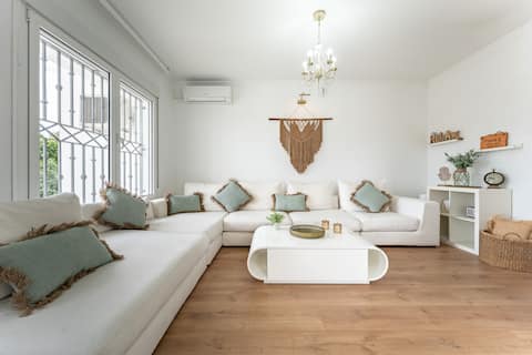 Top performing Airbnb: Ohana House Fuengirola in Fuengirola