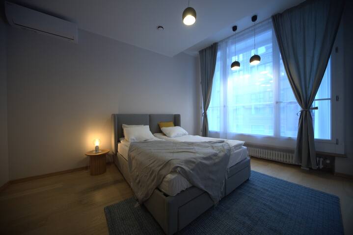 3 bedroom apartment in the Old/T gallery image 3