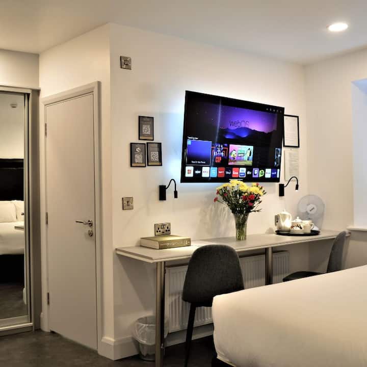 Double Room In The Hotel - Cobh