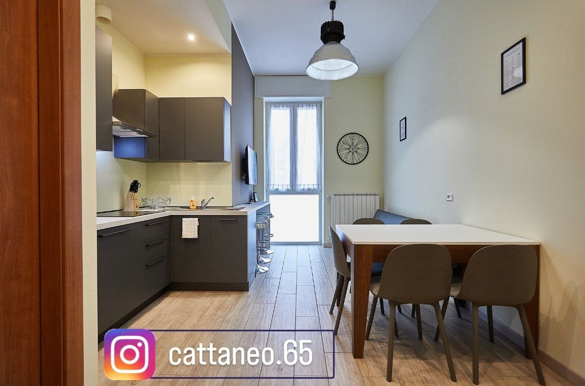 Airbnb performant: Cattaneo 65: 3 bedrooms, 5 minutes from the lake and station à Lecco