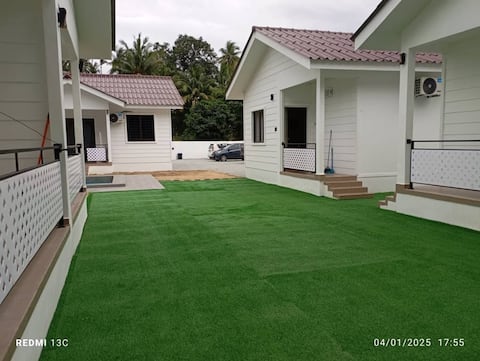 DLX Triple Room Cottage nr. Beach @ Zulanie's Pool