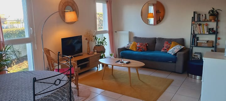 Studio 35 M²
+ Accès Tram Lyon - Ol Arena Aeroport - Décines-Charpieu