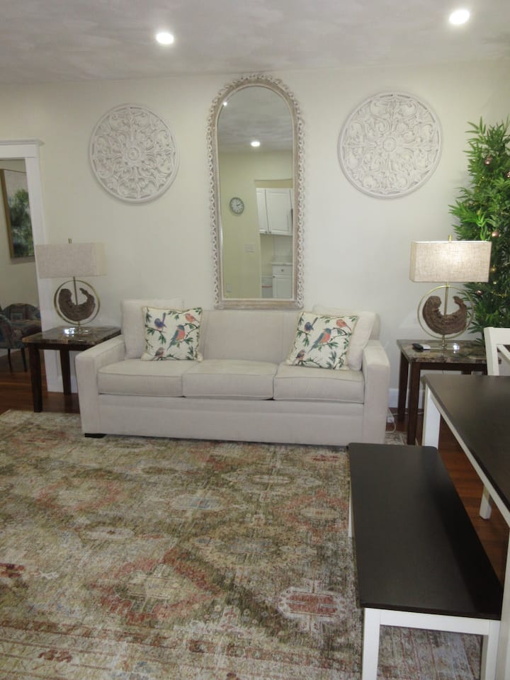 Stylish Spacious Close To Salem 31 - Beverly, MA