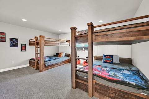 * By UVU, BYU w/ jacuzzi & gameroom by Utah Lake *