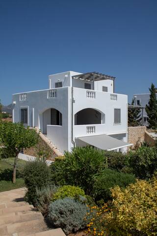 Ble Villa gallery image 2