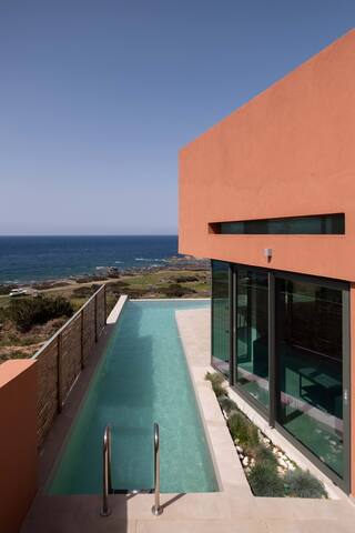 Casa Tarrha- Beachside Retreat with Heated Pool gallery image 4