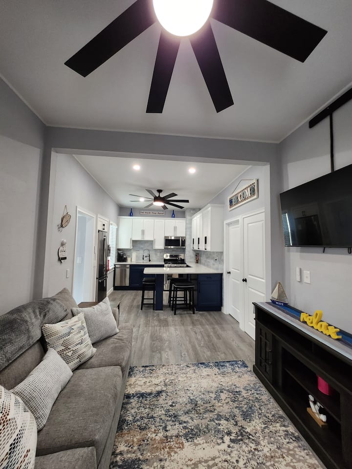 Centrally located, remodeled. Beach - splash pad