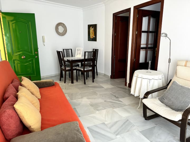 Excellent Location For Beach And Town Centre - Conil de la Frontera