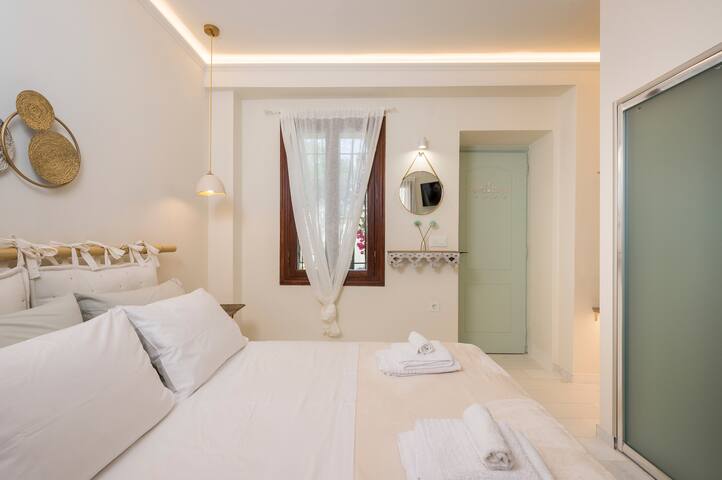 Belle Époque | Chania City Villa gallery image 5