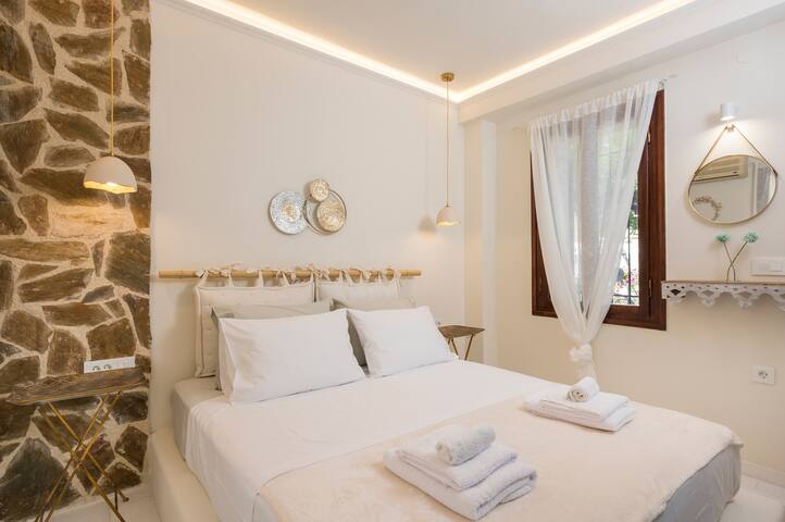 Belle Époque | Chania City Villa gallery image 4