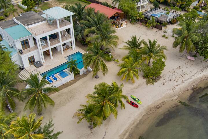 Breathtaking Beach Villa gallery image 2